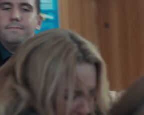 Virginie Efira topless - Rien à perdre (2023)