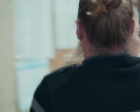 Virginie Efira topless - Rien à perdre (2023)