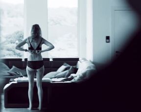 Sophie von Kessel not nudity scene - Erzgebirgskrimi (2022)s01e06