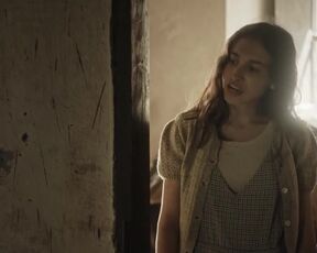 Ludovica Ciaschetti topless - La Storia s01e04 (2024) hot scene