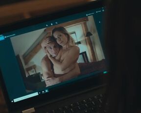 Ophélia Kolb sexy - Le torrent (2022) hot scenes