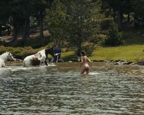 Olivia Côte, Délia Espinat-Dief - Pétaouchnok (2022) sexy episode