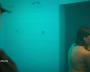 Magdalena Kolesnik, Helena Sujecka, etc - Kruk. Jak tu ciemno s03e01-04 (2022) Topless Scenes