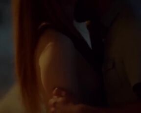 Manon Tabet - Dans l'ombre des dunes (2022) nudity episode