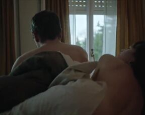 Leonor Watling sexy - No mires a los ojos (2022) hot scenes