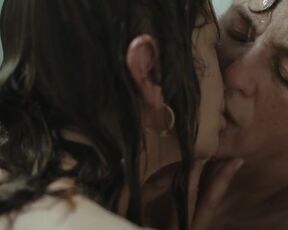 Martina Gedeck, Lilith Stangenberg _ Nastassja Kinski nackte- Die stillen Trabanten (2022) hot nude scenes