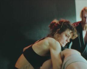 Women Fight Scene Lisa Riesner nude - Hurra for Norge (2022)