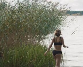 Hot & Nude Scenes Clara Devantié hot, Claudia Eisinger nackt - Der Masuren-Krimi s03e01 (2024)