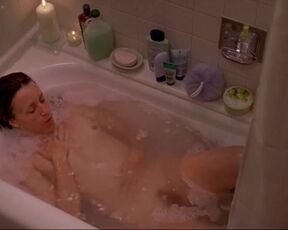 Felicity Huffman naked - Transamerica (2005) nudity bath scene
