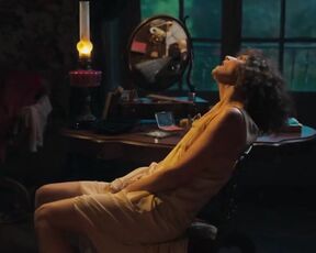 Judith Chemla, Rebecca Marder sexy - La grande magie (2022) hot French scene