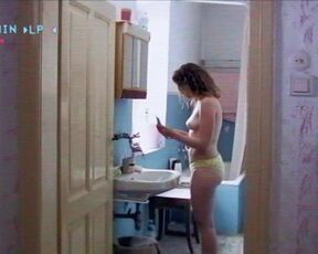 Henrietta Rauth, Susi Stach nakcte - Der Schutzengel (2021) Topless