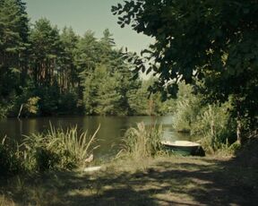 Henrietta Rauth, Susi Stach nakcte - Der Schutzengel (2021) Topless