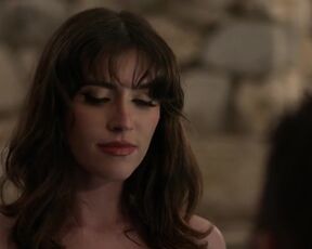 Keep Chambers, Carrie Overgaard topless - Piranha Women (2022) horror nude