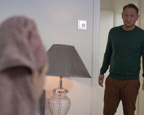 Susan Sideropoulos - Leon - Glaub nicht alles, was du siehst s01e02-05 (2022) Hot Celebs