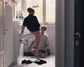 Aliki Hirsch sexy - Julia muss sterben (2021) hot cunnilingus episode (censored)