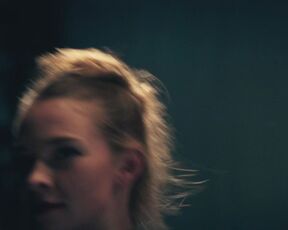 Aliki Hirsch sexy - Julia muss sterben (2021) hot cunnilingus episode (censored)