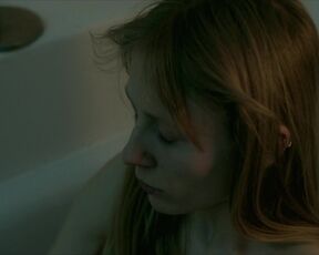 Aleksandra Rykowska - Kołysanka (2023) topless