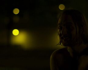 Isaline Prévost sexy - La vie devant (2022) s01e02