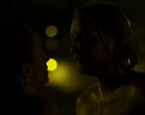 Isaline Prévost sexy - La vie devant (2022) s01e02