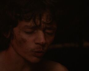 Marina Hands nude - Hommes au bord de la crise de nerfs (2022)