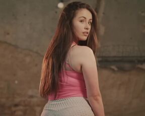 Danielle Scott, Zelda Zemzare, Mya Brown, Barbara Dabson hot - Looks Can Kill (2022) sexy photo shoot video
