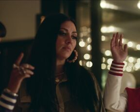 Jasmin Shakeri, Llewellyn Reichman - Deadlines s01e06 (2021) topless scene