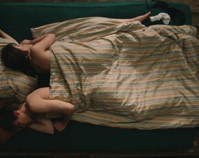 Emma Drogunova hot - Nichts, was uns passiert (2023) topless scenes (No boobs)