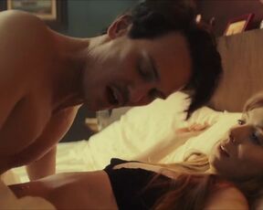 Pheline Roggan, Sandra Hüller sexy - Das schwarze Quadrat (2021) hot episode