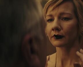 Pheline Roggan, Sandra Hüller sexy - Das schwarze Quadrat (2021) hot episode