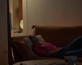 Katia Winter - Året jag slutade prestera och började onanera (2022) nude scenes