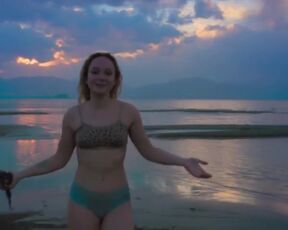 Gabriela Heclová, Zuzana Novotná nude - Extraktori s01e01 (2023)