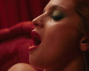 Júlia Palha sexy - O Clube s04e03 (2023) Hot TV Scenes