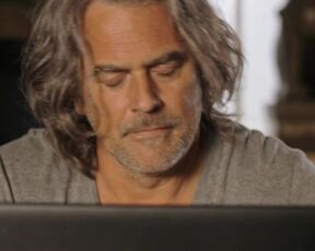 Eva Habermann, Caroline Hartig, Lilly Liefers, Emma Schweiger - Die wahre Schönheit (2021) Hot Video