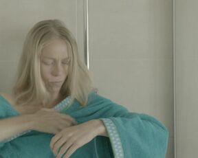 Alice Carel - Les beaux menteurs (2019) Hot Scene from the movie