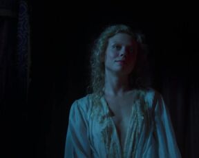 Ludivine Sagnier, Samantha Morton hot - The Serpent Queen (2022)  s01e04 (hisorical)