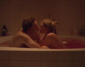 Isabella Wolf - Fett und Fett s02e02 (2019) Nude Scenes