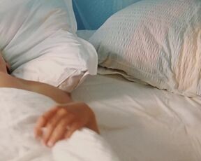 Trine Dyrholm - I Kina spiser de hunde (1999) naked video