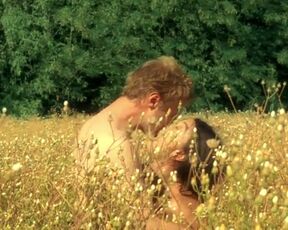 Meda Andreea Victor - Nunta Muta (2008) topless actress