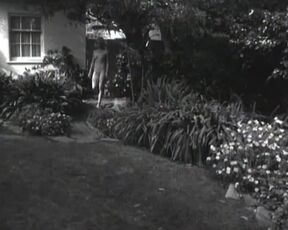 Andrea Thompson - A Gun, a Car, a Blonde (1997)