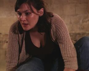 Marta Nieto hot episodes - La cripta, el último secreto (2020)