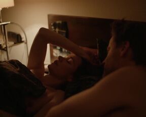 Lisa Maria Potthoff nude - Gefahrliche Wahrheit (2021) Short Topless Bedroom Scene