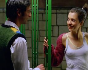 Leticia Dolera – Semen, una historia de amor (2005) topless scenes