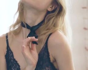 Beuaty Nudity Solo Girl on Vertical Cam