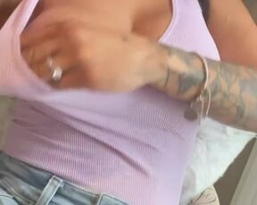 Mind-Blowing mulatto displays off her adorable stiff hooters in selfies by lizethxxoo - TIKTOK SEXY