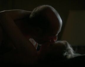 Isabelle Carré sexy - La dégustation (2022) bedclothes-covered scene