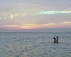 Allison Smith, Hedy Burress - Los anos barbaros (1998) nude scene
