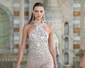 Hot  Fashion Show - GEORGES HOBEIKA Spring (2022, Paris)