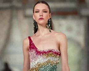 Hot  Fashion Show - GEORGES HOBEIKA Spring (2022, Paris)