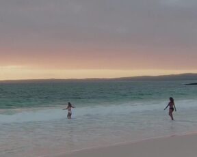 Nathalie Morris, Hannah Lynch sexy - Petrol (2022) hot scenes