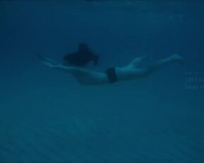 Alba Gaïa Bellugi topless - La fille qu'on appelle (2023)